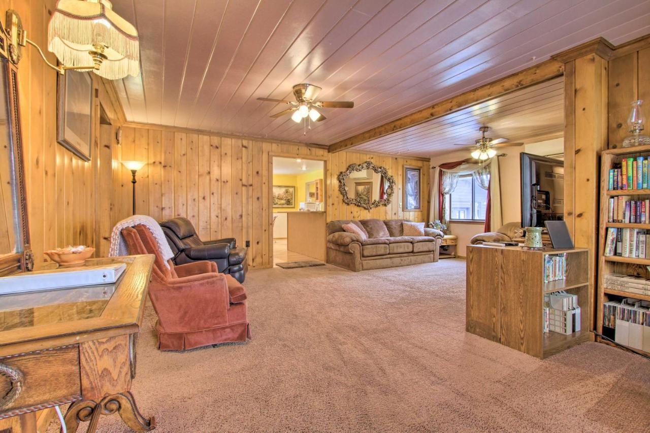 Cozy Home With Hot Tub Half Mi To Salmon River! Екстер'єр фото