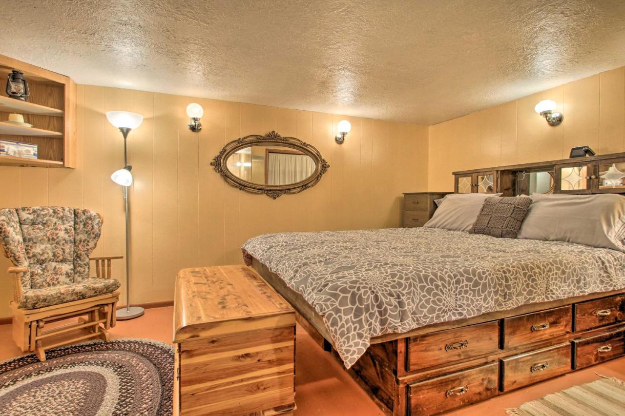 Cozy Home With Hot Tub Half Mi To Salmon River! Екстер'єр фото
