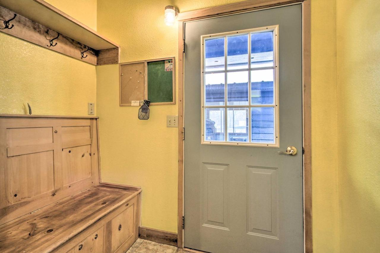 Cozy Home With Hot Tub Half Mi To Salmon River! Екстер'єр фото
