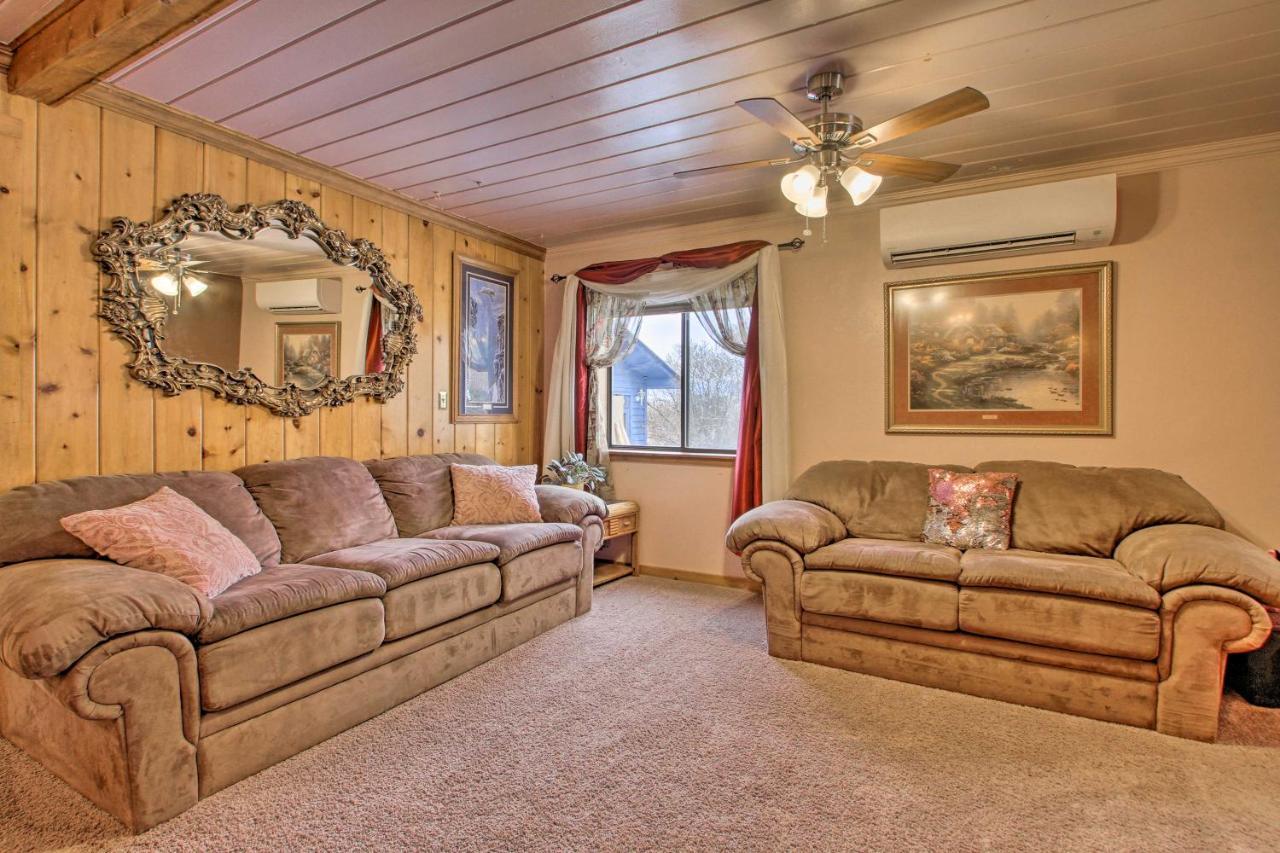 Cozy Home With Hot Tub Half Mi To Salmon River! Екстер'єр фото