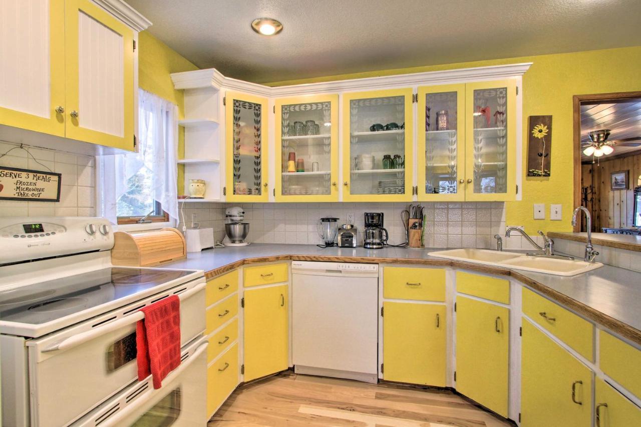Cozy Home With Hot Tub Half Mi To Salmon River! Екстер'єр фото