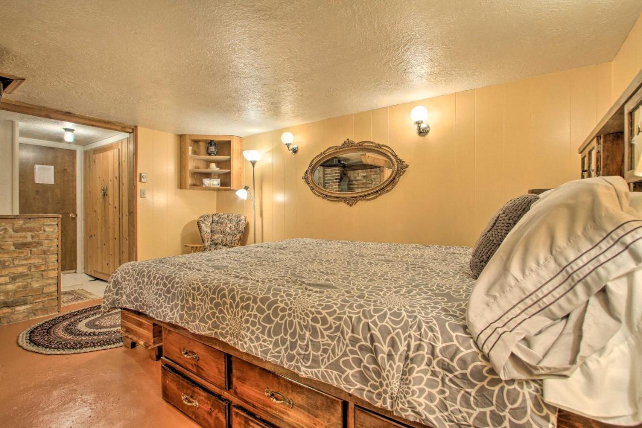 Cozy Home With Hot Tub Half Mi To Salmon River! Екстер'єр фото