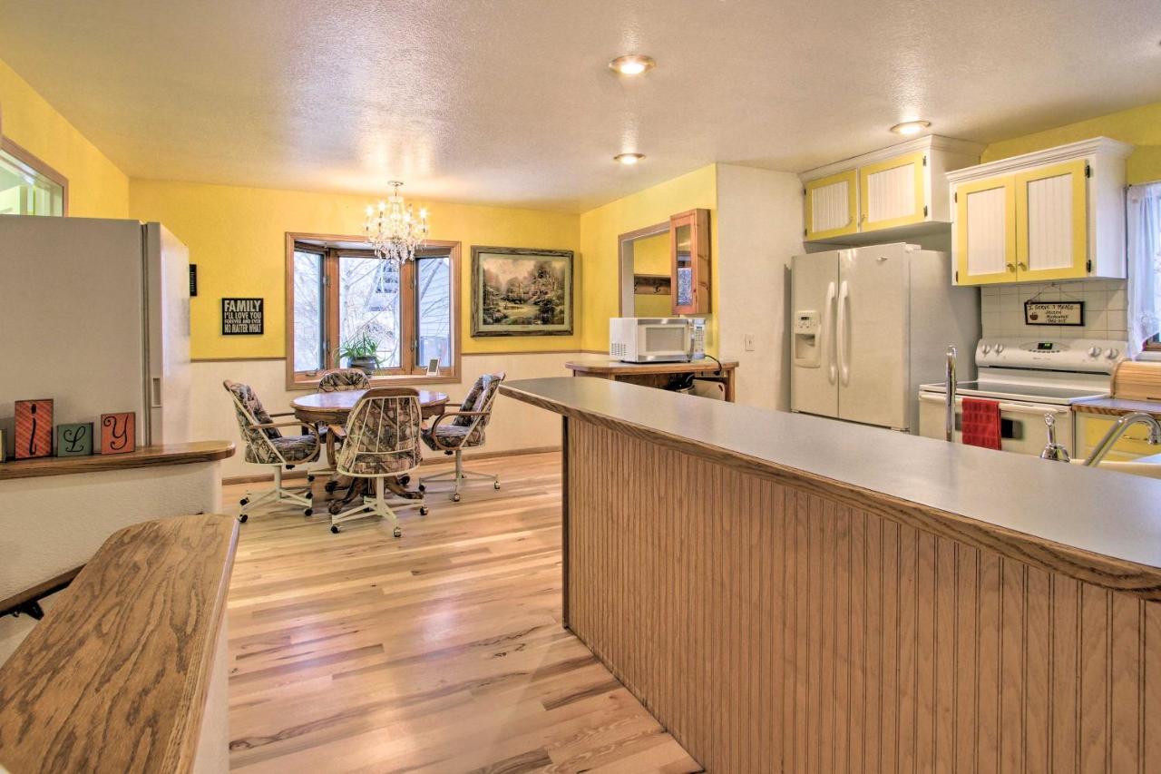 Cozy Home With Hot Tub Half Mi To Salmon River! Екстер'єр фото
