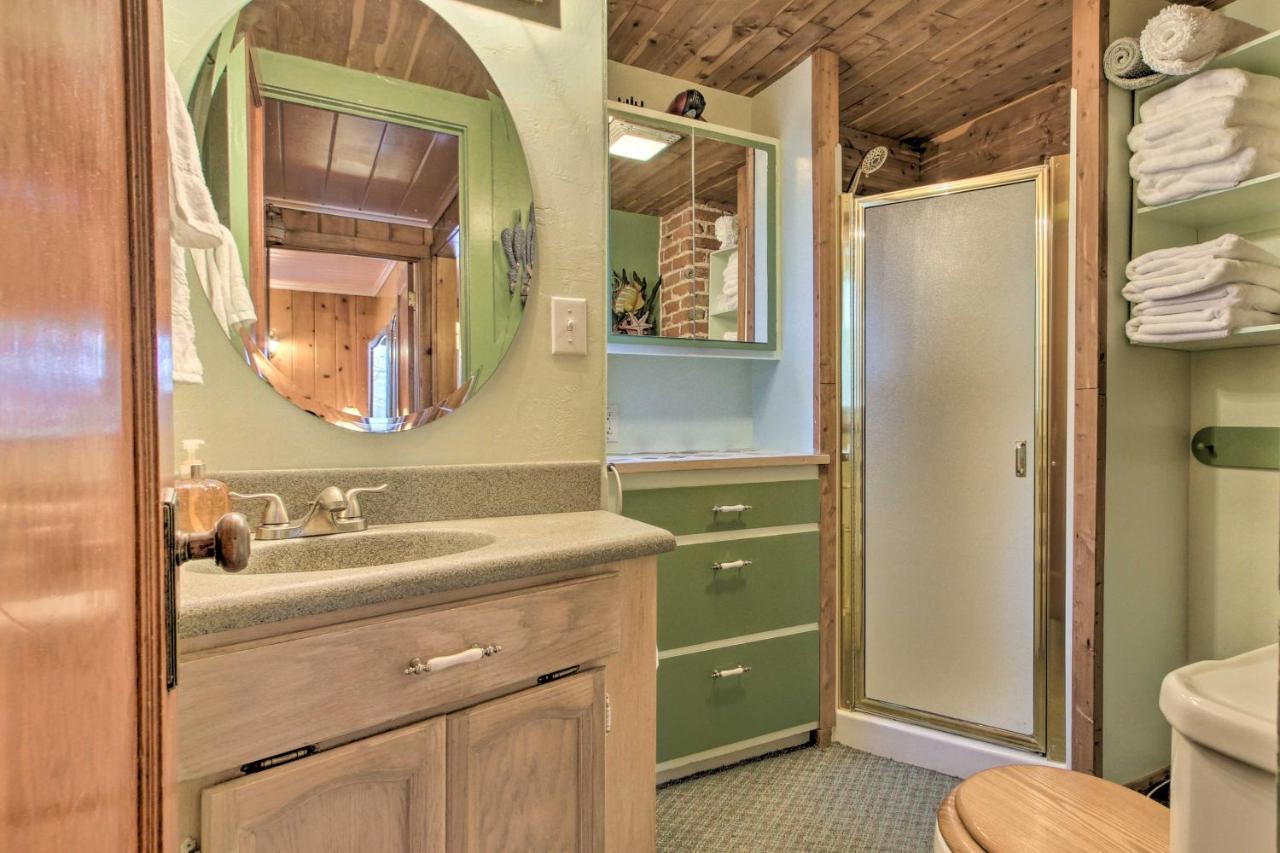 Cozy Home With Hot Tub Half Mi To Salmon River! Екстер'єр фото