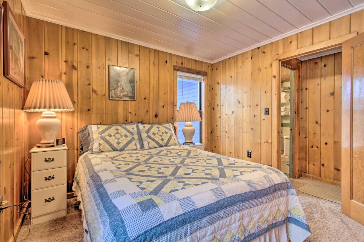 Cozy Home With Hot Tub Half Mi To Salmon River! Екстер'єр фото