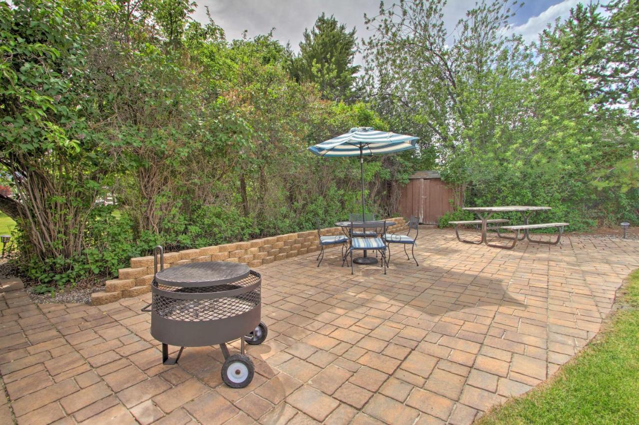 Cozy Home With Hot Tub Half Mi To Salmon River! Екстер'єр фото